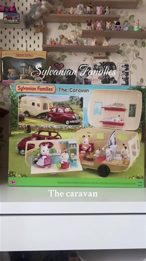 Exploring the Sylvanian Families Caravan