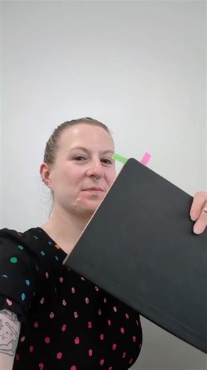 Robyn | Sketchbook Artist on TikTok