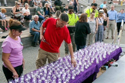 At overdose vigil in Everett, ‘share memories, grief, and also hope’ | HeraldNet.com