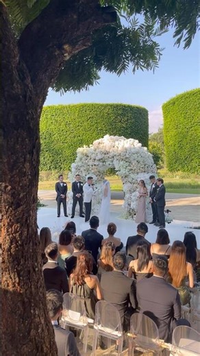 An intimate wedding allows every detail to be felt more deeply #avinciweddingplanner #wedding