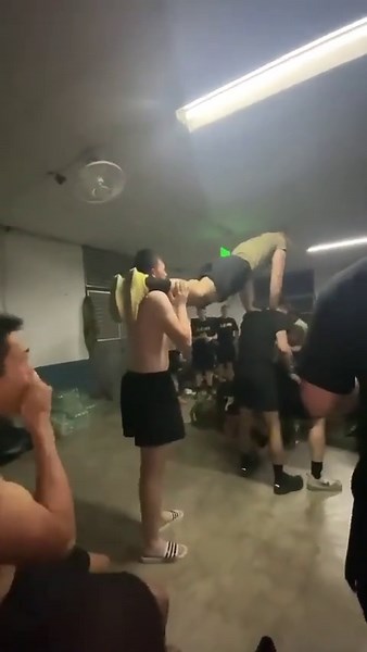 Joshua Ferguson (@burrcharlie)’s videos with Cosmic Carnival - Edd Thompson