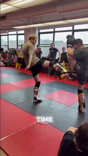 Training fake kicks in Muay Thai