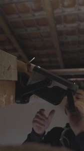 Brightens up your construction site 💡 Whether you're working on the floor, wall, or ceiling, the SYSLITE KBS C adapts to your needs with a swiveling lamp body and magnetic mounting options. At 5000 lumens, it delivers bright, daylight-like illumination that can be dimmed to your perfect level. 🤩💪 🤔 How would you use this versatile light on your job site? Let us know! Learn more about the SYSLITE KBS C: https://www.festool.com/products/new-products/tools/578126---kbs-c#Overview #festool #SYSL