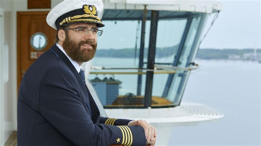 Was macht ein Kapitän, dessen Schiff im Trockendock liegt, Boris Becker?