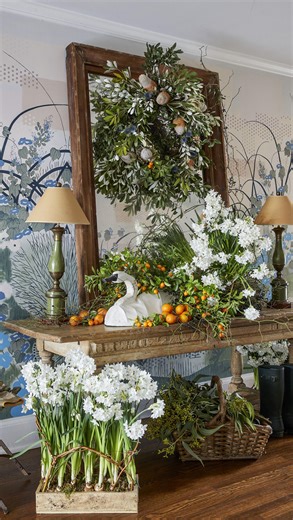 A look back at a favorite Holiday House—dressed in florals by Lewis Miller. Ready to host like this? VERANDA’s Holiday Hosting Camp comes to High Hampton, Nov 6–9. Tickets are now open for VERANDA Design Society Gold members. Learn more about this exclsuive event through our link in bio! | Veranda Magazine