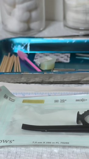 Combo Brows (Microblading Microshading) The perfect blend of natural and defined 🤩 Combo Brows combine microblading hair strokes in the front of the brow with soft microshading throughout the rest of the brow for a fuller, more polished look! 👌🏻 This gives you the realism of natural strokes with the added depth and smoothness of shading — ideal for clients who want fluffy, natural brows with a touch of glam ✨ Healing & Longevity • Healing: 7–14 days • Full results: 4–6 weeks • Lasts 1–2 years