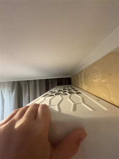 aminok🪷 (@aminok9585)’s video of she's taking pictures in the mirror