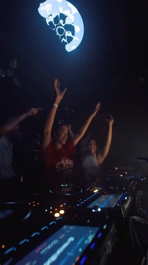 Been wanting to play Shelter, Amsterdam for a minute now! it definitely didn’t disappoint 🤝