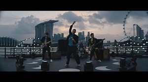 Man in The Moon (from the Full Moon Edition of Moon Music) official video, shot in Singapore. Watch now 🌝 | Coldplay