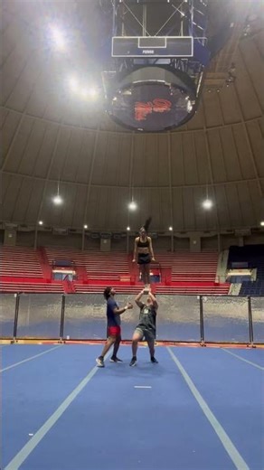 Quick cheer stunt for yall! #dance
