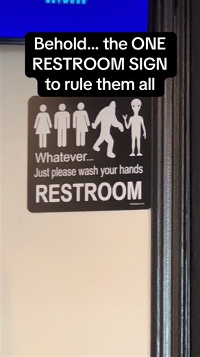 Today… in the faraway land of Houston Shire, I stumbled upon the One Restroom Sign to Rule Them All. Men, women, Bigfoot, aliens… No matter your race, realm, or planet of origin, this door welcomes you into its kingdom. The rules of Middle-Earth don’t apply here. The only law in this bathroom is: 👉 “Whatever… just please wash your hands.” Honestly? This sign has more unity than all nine members of the Fellowship combined. Tag the friend who would choose the alien stall. 👽😂 In the original LOT
