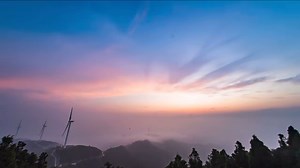 Twelve hours, 1,400 photos! The Perseid meteor shower peaked on August 12🌠🌠🌠🌠. Check out the stunning display from Sanmen, Taizhou, and see how these thousands of photos captured the stars and the sunrise! #HeheCulture #harmony #union #meteorshower #star #sunrise #Taizhou #Sanmen | 和合文化论坛 Hehe Culture Forum