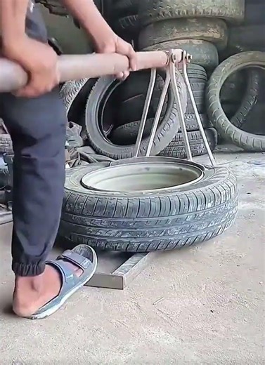 How to Dismount a Car Tire Manually with a Simple Tool