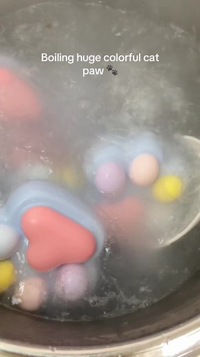 Boiling Colorful Cat Paw Squishy Toy Making