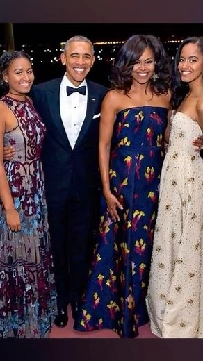 Barack Obama Has 2 Daughters Malia Obama & Sashs Obama With Wife Michelle Obama
