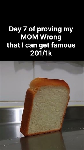 Day 7 of falling bread until I hit 1,000 Subs! 🍞 (200 MILESTONE GANG! 🚀)