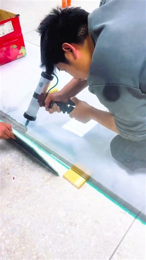 How to Fill a 2600x830x830mm Dragon Tank with Epoxy - Easy DIY Guide