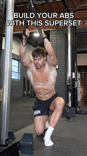BUILD YOUR ABS WITH THIS SUPERSET