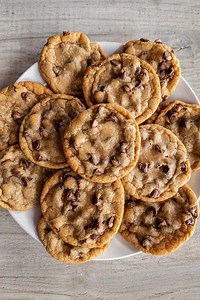 Soft and Chewy Chocolate Chip Cookies