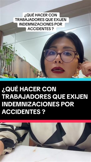 ¿Tu empresa enfrenta reclamos por accidentes laborales y no sabes cómo actuar sin exponerte a una indemnización desproporcionada? En estos casos, improvisar es el error más caro. No todo accidente genera automáticamente una indemnización. Pero una mala gestión sí puede convertir un incidente controlable en una contingencia legal millonaria. Antes de pagar, ceder o asumir responsabilidades sin análisis, necesitas responder tres preguntas clave: • ¿El accidente está correctamente calificado como l