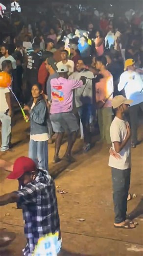 7.9K views · 170 reactions | මේ යකාට සිංදුව දෙන්න හිතෙනවා..❣️ මයිල් කෙලින්වෙන්න දෙන්නෙ..ආදරෙයි බන්.❣️ | Seejith Akurassage | Facebook