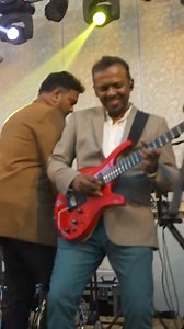 ජයශ්‍රී ට දුන්නු සුපිරිම ලීඩ් පාර්ට් එක 🎸 #jayasri #liveshowinsrilanka . . . Video Credit _ SM Photography | Live Show in Sri Lanka