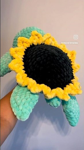 Obsessed with this new jumbo sunflower turtle color combo😍 #crochet