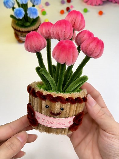 DIY Chubby Tulip Flower Pot Tutorial with Pipe Cleaner