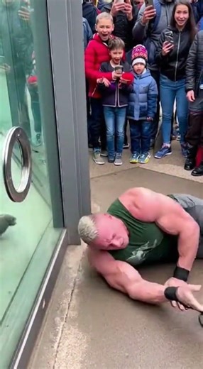 Bodybuilder decided to challenge gorilla tug of arms but... #trend #funny #viral