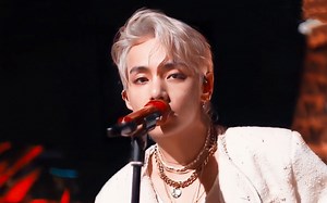 金泰亨新曲Slow Dancing Love Me Again现场版