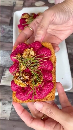 Beetroot and feta spread with bread