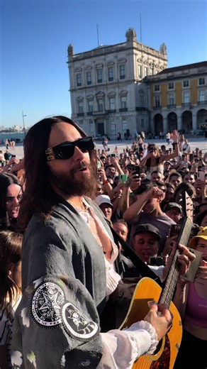 Jared Leto Live Performance of Closer To The Edge in Lisbon 2024