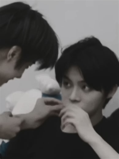 Pranking Minwook with Vomit Flavored Candy