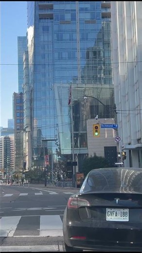 Toronto Downtown Drive ☀️ | University Ave → Richmond St W | City Core #shorts