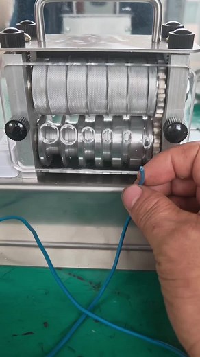 DIY Wire Stripping Machine: Satisfyingly Extracting Copper Cores!
