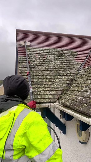 Steam Cleaning Roof Tiles for a Pristine Finish