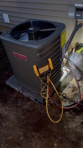 Late night AC Install‼️ #viral #bluecollar #hvaclife #entrepreneur #rich #workout #fieldpiece