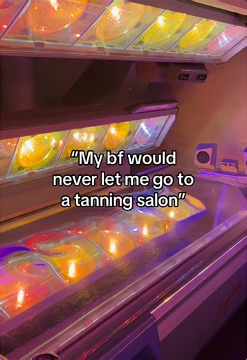 Good thing we’re more than that 😌✨ We offer the most up to date UV tanning and wellness equipment, plus so much more: -Red light therapy -Cocoon pod Infrared sauna -Spray tanning Because glowing and feeling good go hand in hand ☺️