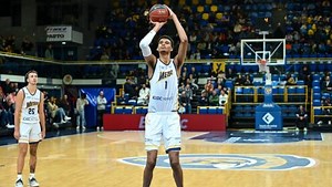 全景NBA_5日全景NBA_5日全景NBA_文班亚马vs点燃队集锦独揽37分5封盖飚中7记三分恐怖如斯