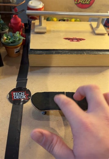 Ollie..#fingerskate #skate #sk8 #finger #fingerboard #techdeck #fyp #viral #tutorial #memestiktok