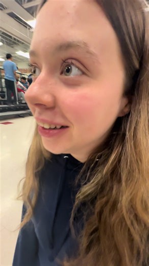 with 3 notecards btw 😔 @Lucy | playing cards