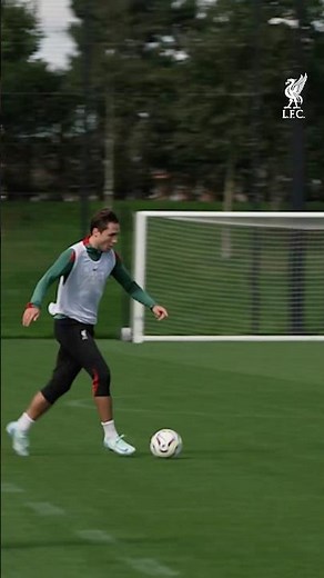 Chiesa with the finish from a tight angle 🔥