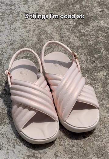 You thought it was just a cute pink sandal? ❌ Wrong ✅Sandals with arch support for wide feet 💗 🩷Soft stretch straps 🩷Massage footbed 🩷Wide toe box 🩷Supportive cushioned sole Balance Puff Sandal. Looks good. Feels even better. #sunnystep #sandal #widefeet #widetoebox #comfortshoes