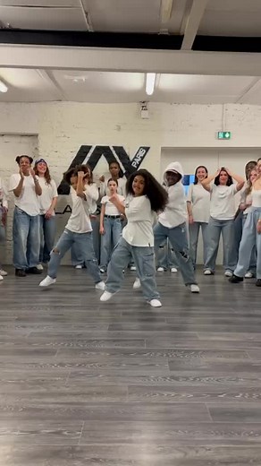 Afro Dance Challenge by Mes Bb elles | Tyssia, Lilyyy, Hajer