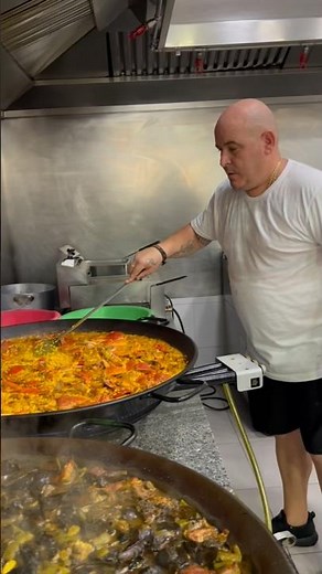 Voulez-vous la recette de la paella du chef Jesus? El Perol restaurant