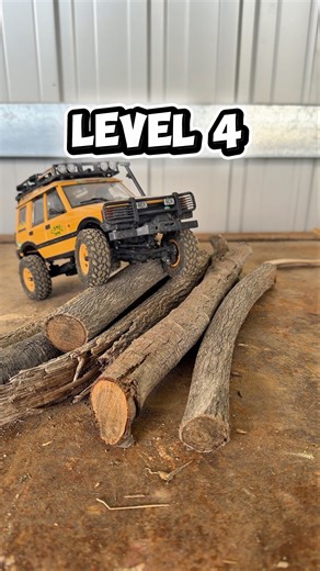 Land-Rover Discovery tackling obstacles - each level gets harder 😎 #fms #radiocontrolled #rc