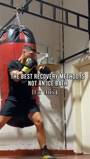 Daniel Wright - Boxing/Fitness F2F & Online Coach on Instagram: "You see it all over Instagram. It looks hardcore. It feels tough. But for 99% of your training, the ice bath is a vastly overrated tool. It’s a short-term painkiller, not a long-term solution. And if you do it right after a strength session, it can actually blunt the adaptations you just worked for. The real, undisputed, number one recovery method is free, and you’re probably sacrificing it for your phone. The best recovery method