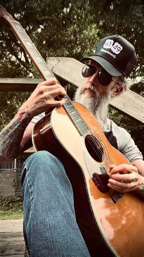 Guitar Talk! 🇺🇸 #Blues #Guitar #Guitarist #Acoustic #LiveMusic