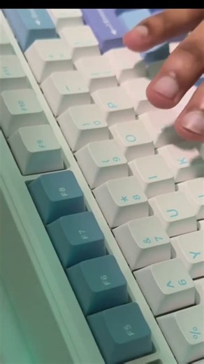 Unboxing my new Keyboard. For a budget keyboard, it sounds amazing #tech #gaming #shorts #youtube