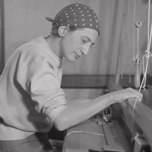 Anni Albers (1899–1994) Anni Albers (1899–1994) was one of the most influential textile designers of the 20th century and a central figure in modern Bauhaus weaving. Her work transformed fabric into structure, rhythm and architectural surface. Experience the Bauhaus legacy where these ideas were shaped. Through curated journeys and original sites. → bauhaus-experience.com/dessau #AnniAlbers #Bauhaus #Modern #Weaving #BauhausDessau #Bauhaus100 #BauhausExperience #Design #Textiles | Bauhaus Moveme